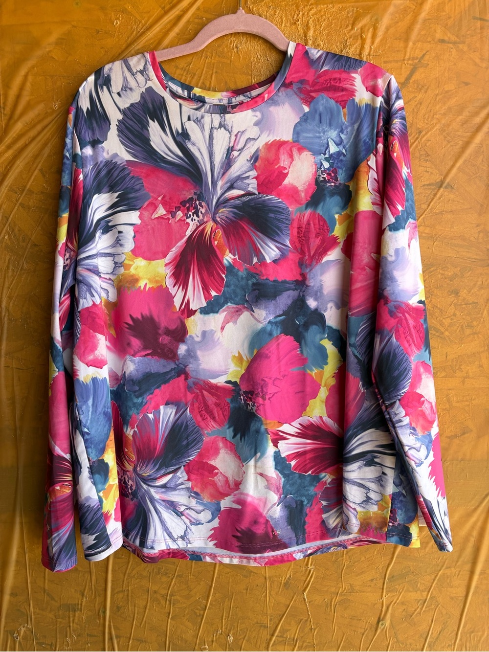 Chico's Stretchy UPF Print Long Sleeve Top
Size X-LARGE (3) - Picture 2 of 5